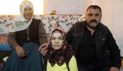 84 yaşındaki anne, zihinsel engelli kızına tek başına bakıyor