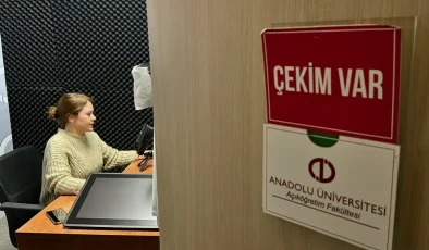 Anadolu Üniversitesi Açıköğretim Fakültesi Öğrencilerine Dijital Materyaller Sunuyor