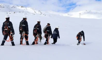 Van’ın Erciş ilçesindeki 10 mahalle elektriksiz kaldı