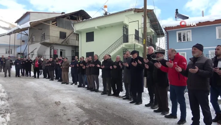 Yıllar geçti acısı dinmedi: Çığ felaketinde hayatını kaybeden 59 kişi dualarla anıldı