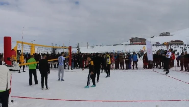 Hakkari’de Kar Festivali Düzenlendi