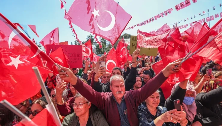 CHP Genel Başkanı Özgür Özel, depreme dirençli kentler inşa etmenin belediyelerin öncelikli görevi olduğunu söyledi