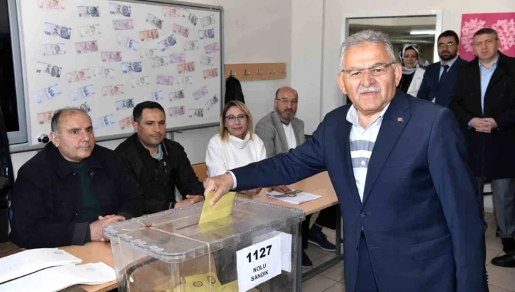 Kayseri Büyükşehir Belediye Başkanı Dr. Memduh Büyükkılıç, Kayserililere Sandığa Gitmeleri Çağrısında Bulundu