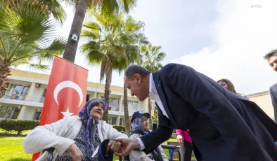 Mersin Büyükşehir Belediye Başkanı Vahap Seçer Huzurevi’ni Ziyaret Etti