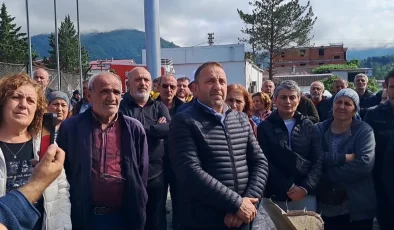 Artvin’de Çay Üreticileri Fiyat Protestosu Yaptı