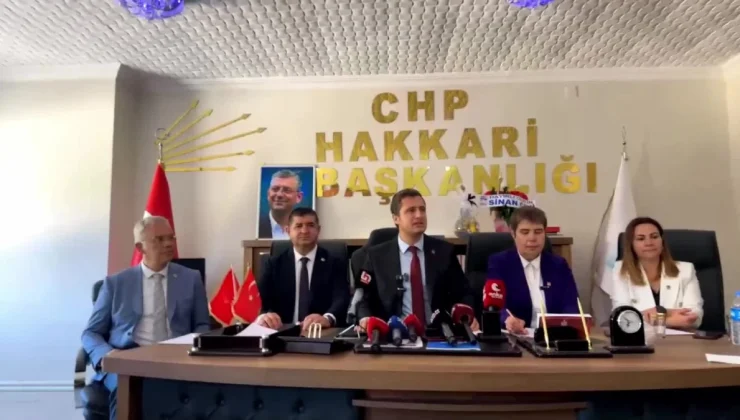 CHP Heyeti Hakkari’de Kayyum Atamalarını Protesto Etti