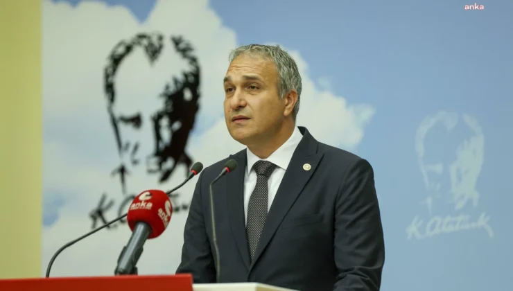 Suat Özçağdaş’tan Yusuf Tekin’e: “Geçici Koruma Statüsündeki Kaç Öğrenciye Okula Gelmedikleri Halde Not Verilmiş ve Karne Düzenlenmiştir”