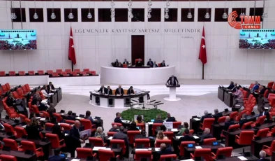 TBMM’de AKP ile Dem Parti Arasında Tartışma Yaşandı, Birleşime Ara Verildi