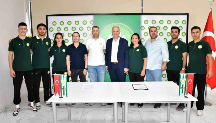 Manisa Büyükşehir Belediyespor Kadın Voleybol Takımı, Baş Antrenör Caner Doğançay ile sözleşme yeniledi