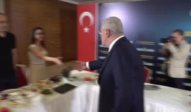 Müsavat Dervişoğlu: “Sorumluluklarının İcaplarını Yerine Getirmeyen İnsanlar Çıkarsa Sıfatları Ne Olursa Olsun İstifalarını İsteyebilirim”