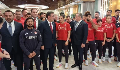 Türkiye’yi Olimpiyat Oyunları’nda temsil edecek olan milli sporcular için uğurlama töreni düzenlendi