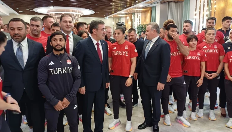 Türkiye’yi Olimpiyat Oyunları’nda temsil edecek olan milli sporcular için uğurlama töreni düzenlendi