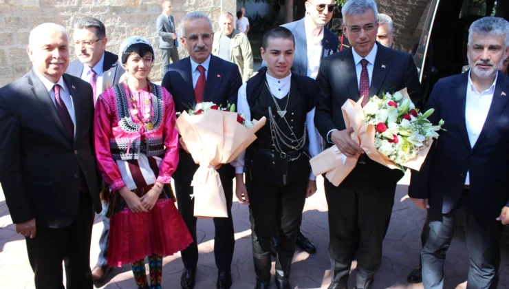 Sağlık Bakanı Memişoğlu: Biz İnsanları Yaşatmaya Çalışıyoruz